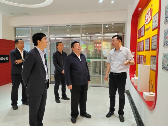 1715648633127068.jpg (圖片新聞)寶雞市政協(xié)調(diào)研鄉(xiāng)村振興及基層(1186816)-20240514090210.jpg