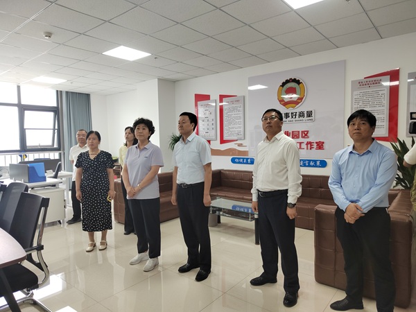 1739151735136798.jpg 1咸陽市政協(xié)主席李曉靜在彬州指導(dǎo)政協(xié)委員(1448854)-20250210092418.jpg