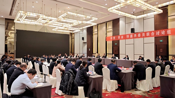 1739844836116181.jpg (稿件1)楊廣亭在參加市政協十三屆四次會(1458776)-20250218101040.jpg